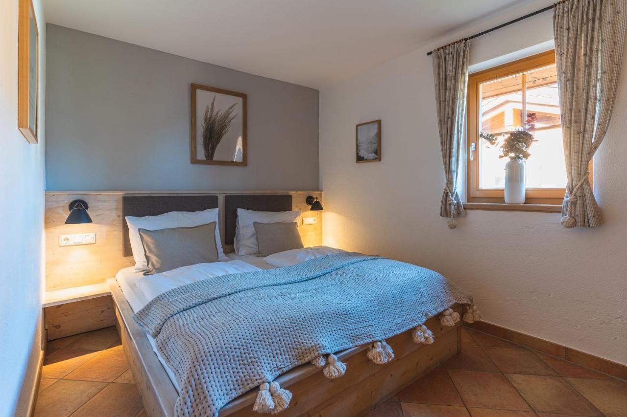 Dorfchalets & Apartments - Authentic Experience In Centre Of Kaprun Including Tauernspa And Summercard Extérieur photo