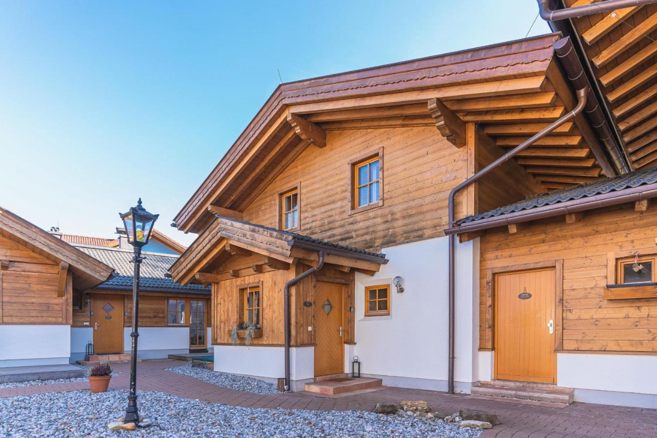Dorfchalets & Apartments - Authentic Experience In Centre Of Kaprun Including Tauernspa And Summercard Extérieur photo