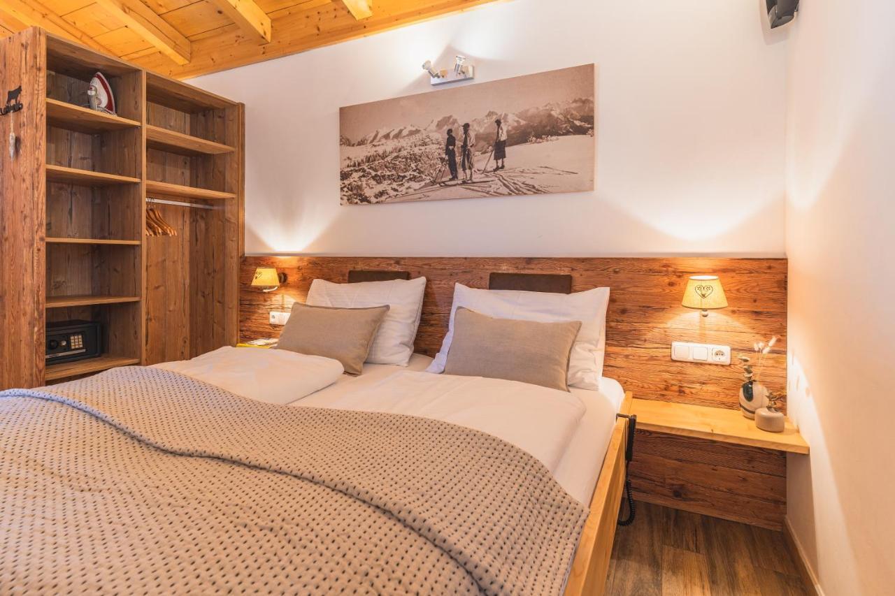 Dorfchalets & Apartments - Authentic Experience In Centre Of Kaprun Including Tauernspa And Summercard Extérieur photo
