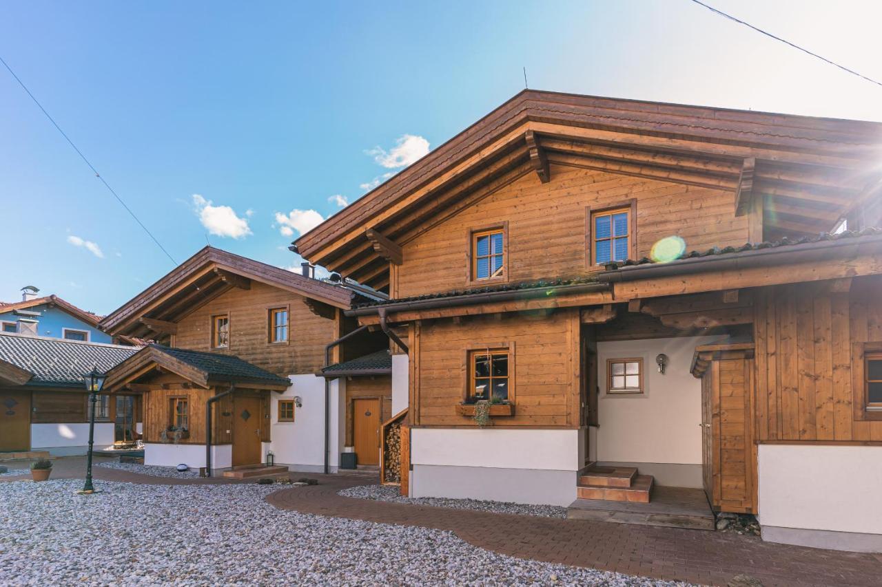 Dorfchalets & Apartments - Authentic Experience In Centre Of Kaprun Including Tauernspa And Summercard Extérieur photo