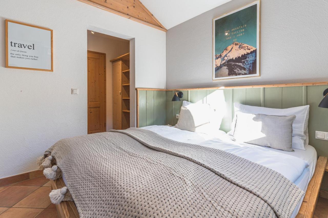 Dorfchalets & Apartments - Authentic Experience In Centre Of Kaprun Including Tauernspa And Summercard Extérieur photo