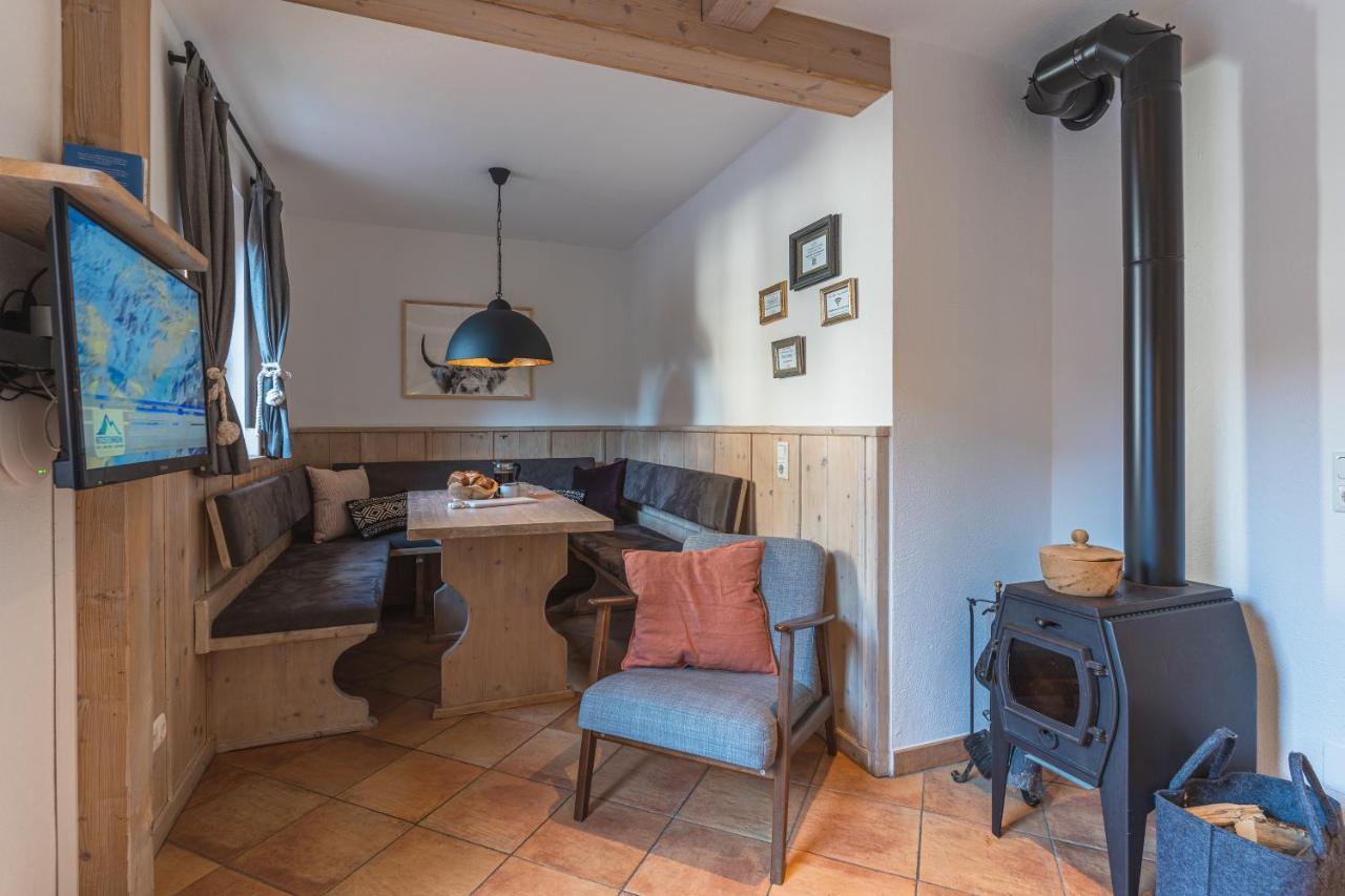 Dorfchalets & Apartments - Authentic Experience In Centre Of Kaprun Including Tauernspa And Summercard Extérieur photo