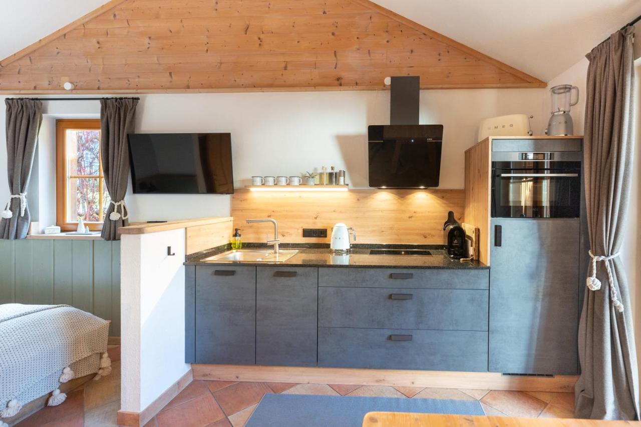 Dorfchalets & Apartments - Authentic Experience In Centre Of Kaprun Including Tauernspa And Summercard Extérieur photo