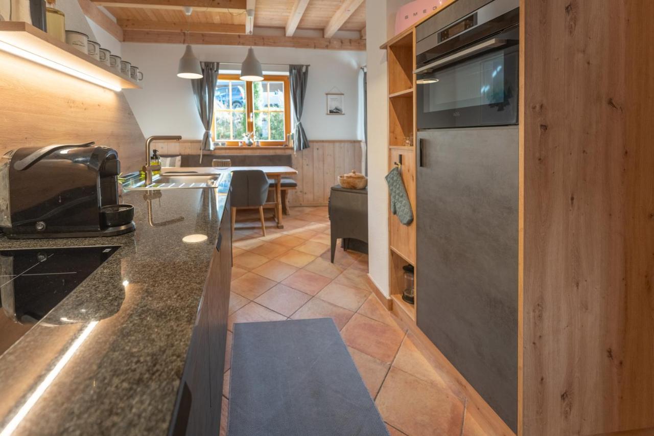 Dorfchalets & Apartments - Authentic Experience In Centre Of Kaprun Including Tauernspa And Summercard Extérieur photo