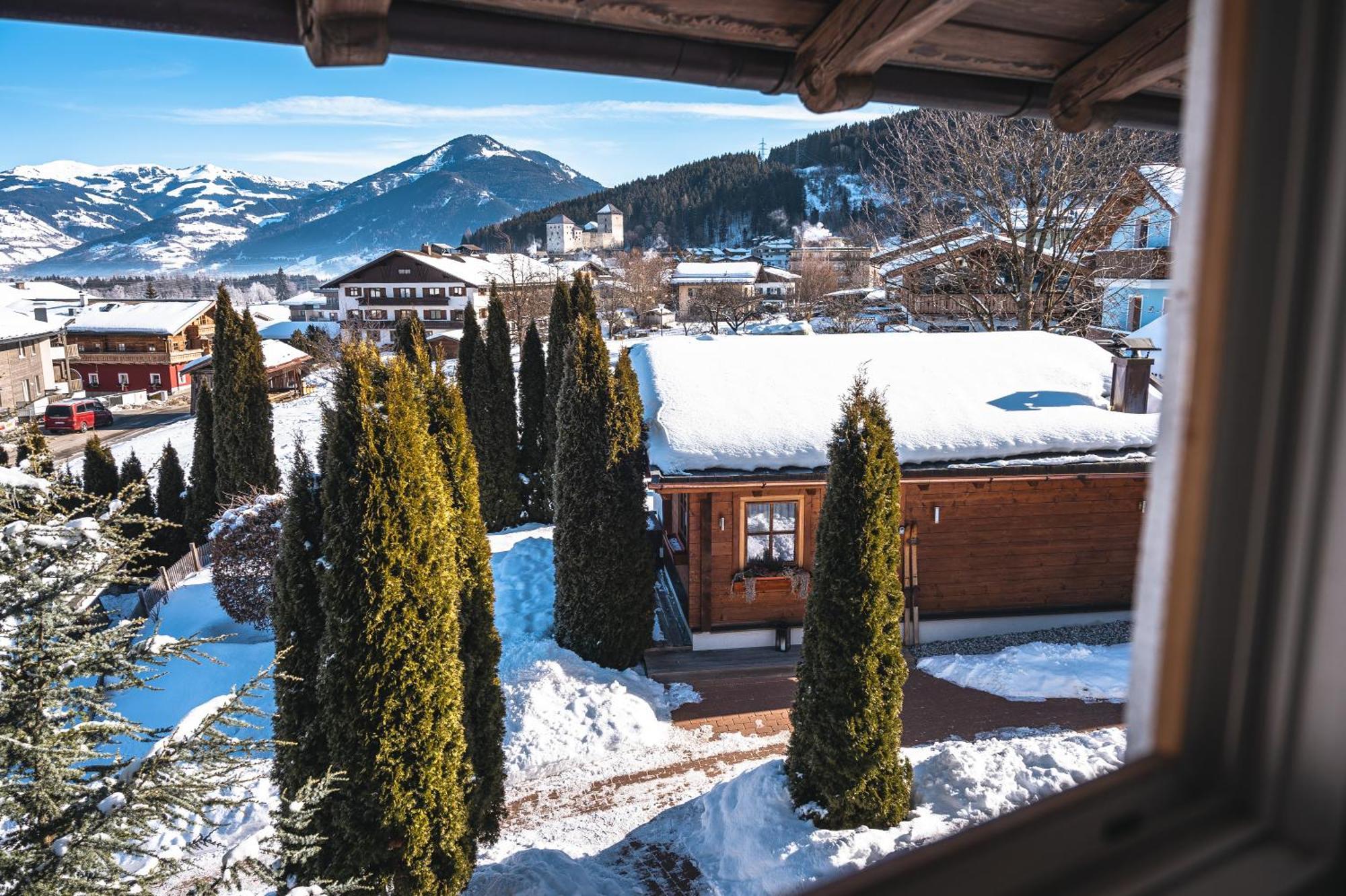 Dorfchalets & Apartments - Authentic Experience In Centre Of Kaprun Including Tauernspa And Summercard Extérieur photo
