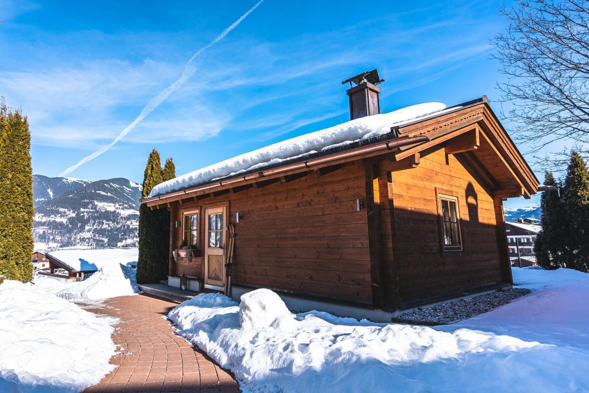 Dorfchalets & Apartments - Authentic Experience In Centre Of Kaprun Including Tauernspa And Summercard Extérieur photo